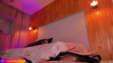 veraswan1 online show from 12/19/24, 02:12