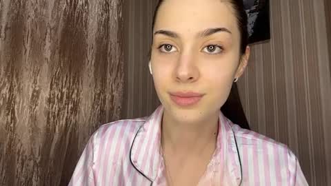 Ayla online show from 04/09/26, 12:21