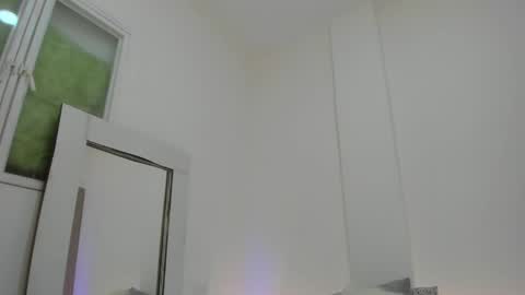 Veronica online show from 04/25/26, 11:24