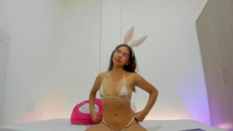 Veronica online show from 04/30/26, 02:18
