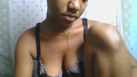 verolla31 online show from 10/17/25, 04:09