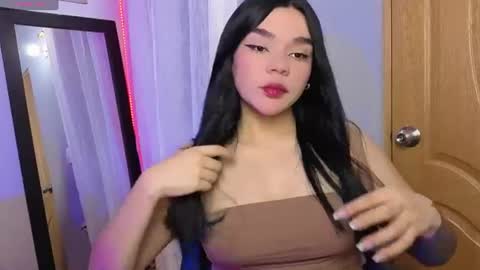 Snapshot of veronica_118 chatting on 07/06/26, 04:20 veronica_118 online show from 07/06/26, 04:20