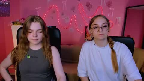 Snapshot of veronica_bubble chatting on 06/07/26, 07:17 Ronni online show from 06/07/26, 07:17
