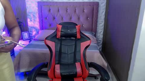 VERONICA online show from 04/17/26, 01:36