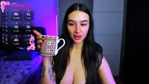 Veronica online show from 11/19/25, 08:20