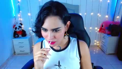 veronica_luar online show from 10/21/25, 04:24