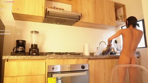 Veronica online show from 12/24/24, 10:06