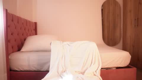 Veronica online show from 02/09/26, 01:59