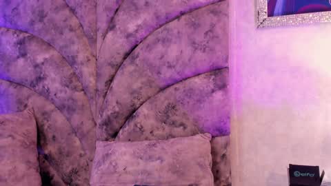 Snapshot of veronica_olson_ chatting on 01/31/25, 03:00 Veronica Olson online show from 01/31/25, 03:00