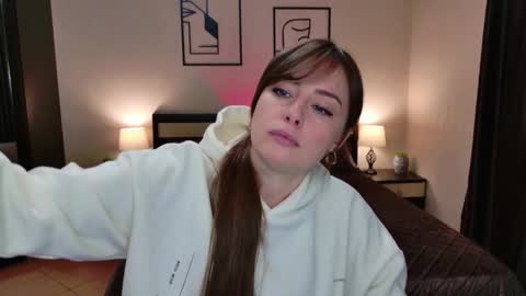 Veronica online show from 09/19/25, 05:53