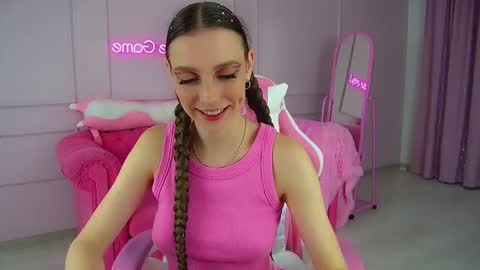 Veronica online show from 09/19/25, 06:08