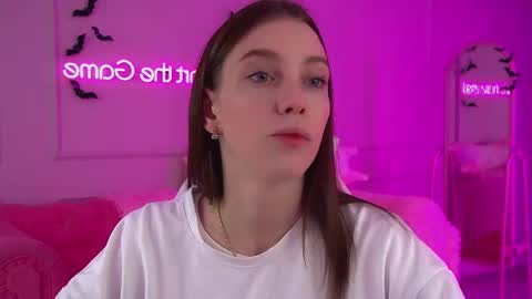 Veronica online show from 10/21/25, 06:25