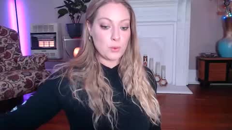 Snapshot of veronicawest chatting on 01/09/25, 04:28 Veronica Weston online show from 01/09/25, 04:28