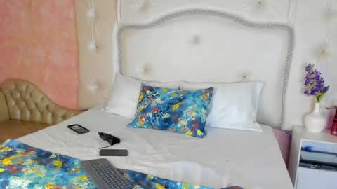 Snapshot of veronikabloom_ chatting on 07/21/26, 04:04 Veronika online show from 07/21/26, 04:04