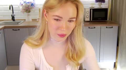 Snapshot of veronikamitchel chatting on 11/04/25, 05:01 Veronika online show from 11/04/25, 05:01