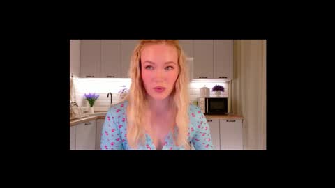 Snapshot of veronikamitchel chatting on 11/15/25, 02:35 Veronika online show from 11/15/25, 02:35