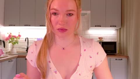 Snapshot of veronikamitchel chatting on 06/24/26, 08:41 Veronika online show from 06/24/26, 08:41