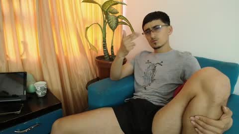 versatileguuy online show from 04/11/26, 09:19