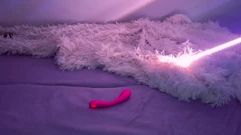 very_satrange_things online show from 05/17/26, 10:50