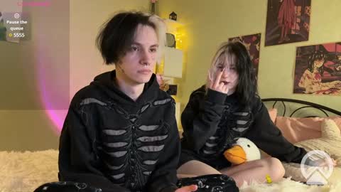 Snapshot of veryraretwins chatting on 03/12/25, 09:35 veryraretwins online show from 03/12/25, 09:35