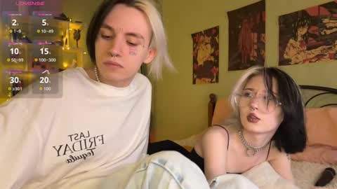 Snapshot of veryraretwins chatting on 09/10/25, 10:32 veryraretwins online show from 09/10/25, 10:32