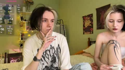 Snapshot of veryraretwins chatting on 09/17/25, 06:15 veryraretwins online show from 09/17/25, 06:15