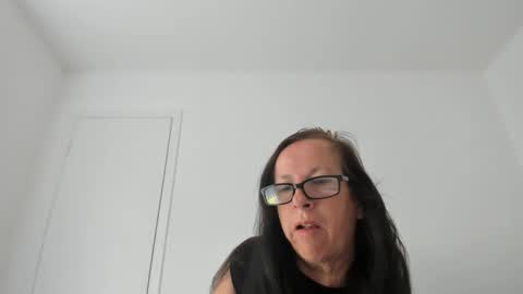 Snapshot of verysassypeachgoddess chatting on 05/03/26, 01:17 verysassypeachgoddess online show from 05/03/26, 01:17