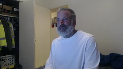 hairy man online show from 01/24/25, 12:52