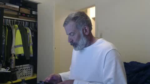 hairy man online show from 01/25/25, 12:48