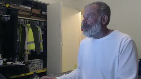 hairy man online show from 01/29/25, 12:54