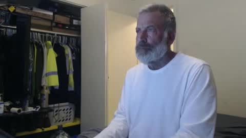 hairy man online show from 01/31/25, 01:11