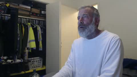 hairy man online show from 02/01/25, 12:51