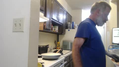 hairy man online show from 09/22/25, 11:18