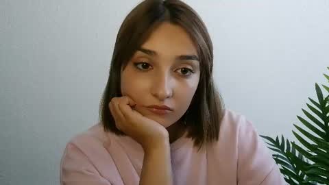 Snapshot of veryveryshygirl chatting on 06/24/26, 12:37 Ana online show from 06/24/26, 12:37