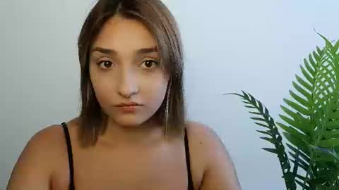 Snapshot of veryveryshygirl chatting on 07/16/26, 11:27 Ana online show from 07/16/26, 11:27