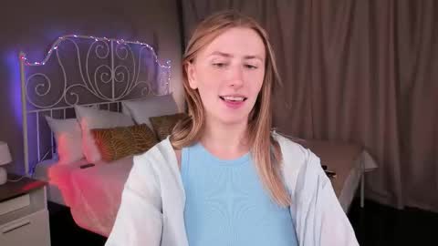 Snapshot of vespera_celeste chatting on 09/18/25, 03:41 Celeste online show from 09/18/25, 03:41