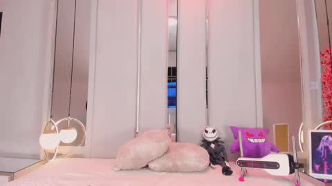 Vesper Velvet  online show from 12/13/25, 09:09