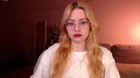 Snapshot of vetta_dey chatting on 06/19/26, 12:37 Iva online show from 06/19/26, 12:37