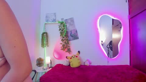 Snapshot of vexa_rosie chatting on 05/28/26, 05:16 hi im vexa online show from 05/28/26, 05:16