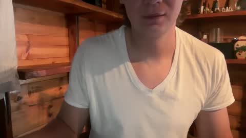 Snapshot of vexelgain chatting on 09/18/25, 12:34 HendasWerout online show from 09/18/25, 12:34