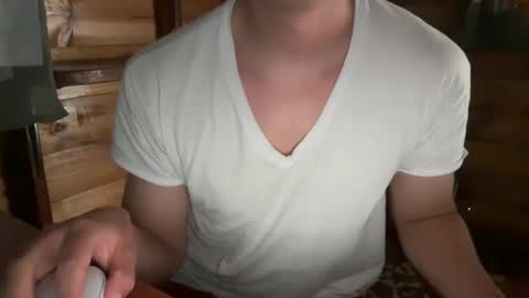 Snapshot of vexelgain chatting on 10/08/25, 01:14 HendasWerout online show from 10/08/25, 01:14