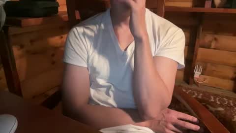 Snapshot of vexelgain chatting on 11/06/25, 03:29 HendasWerout online show from 11/06/25, 03:29