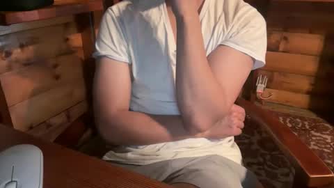 Snapshot of vexelgain chatting on 11/10/25, 12:31 HendasWerout online show from 11/10/25, 12:31