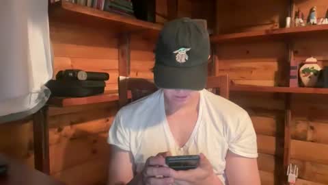 Snapshot of vexelgain chatting on 12/17/25, 03:12 HendasWerout online show from 12/17/25, 03:12