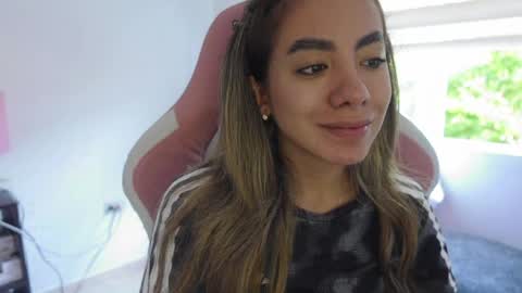 Sofa  online show from 04/04/26, 02:14