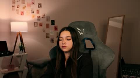 Snapshot of vexorin chatting on 11/27/25, 07:38 Rachel online show from 11/27/25, 07:38