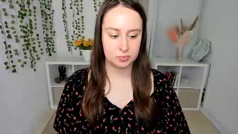 Snapshot of via_lattea_ chatting on 06/28/26, 12:55 Camilla online show from 06/28/26, 12:55