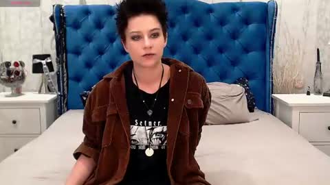 Snapshot of via_mayer chatting on 06/28/26, 10:05 Via online show from 06/28/26, 10:05