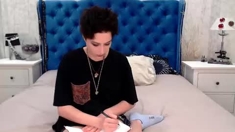 Snapshot of via_mayer chatting on 07/19/26, 04:44 Via online show from 07/19/26, 04:44