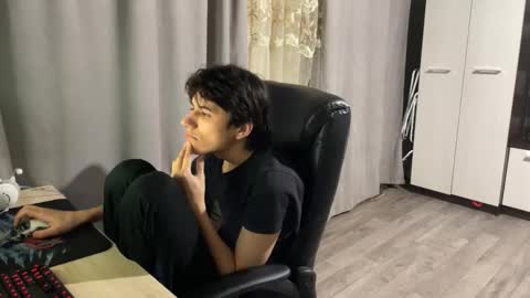 vialeras online show from 12/18/25, 04:35